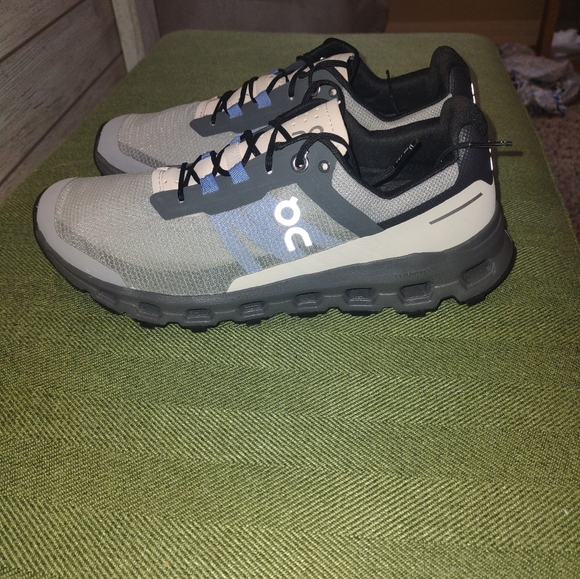On Cloudvista Trail runnning sneakers Size 9 - Picture 8 of 13